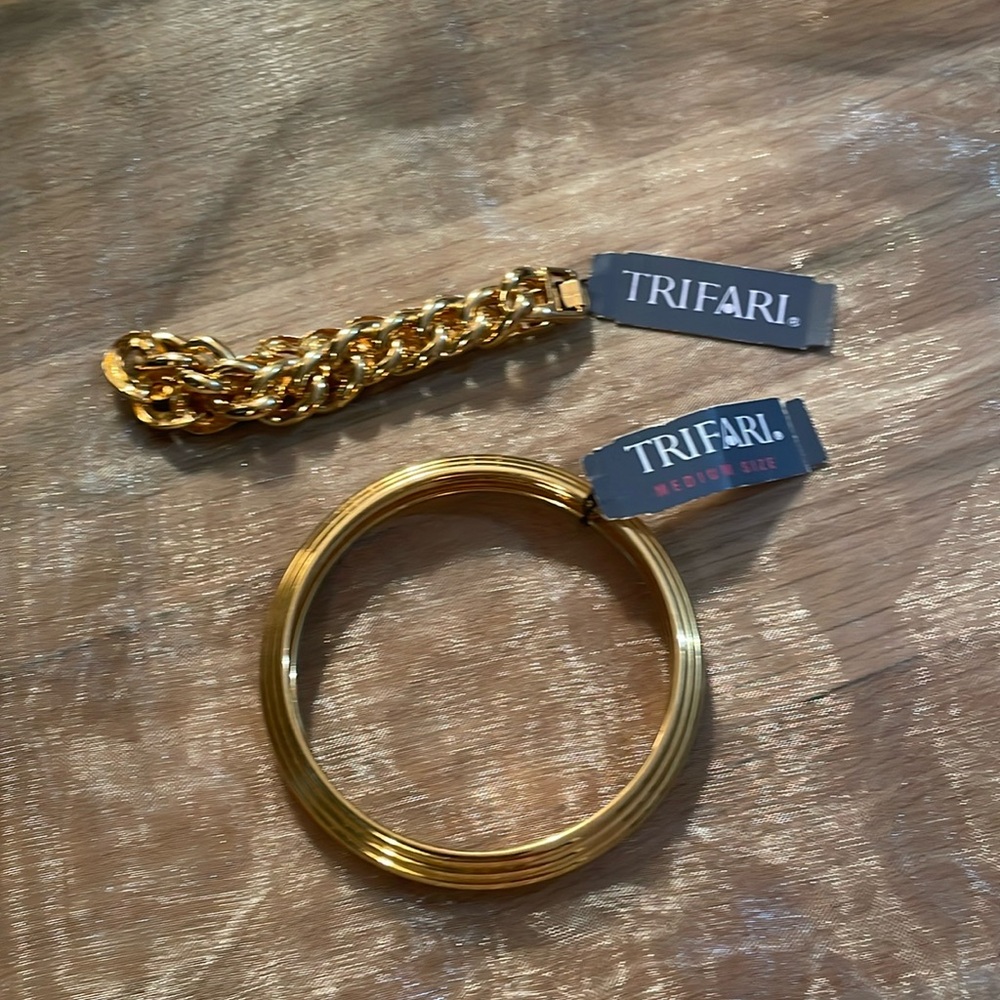 BNWT Vintage Trifari Bangle and Clasp Bracelet